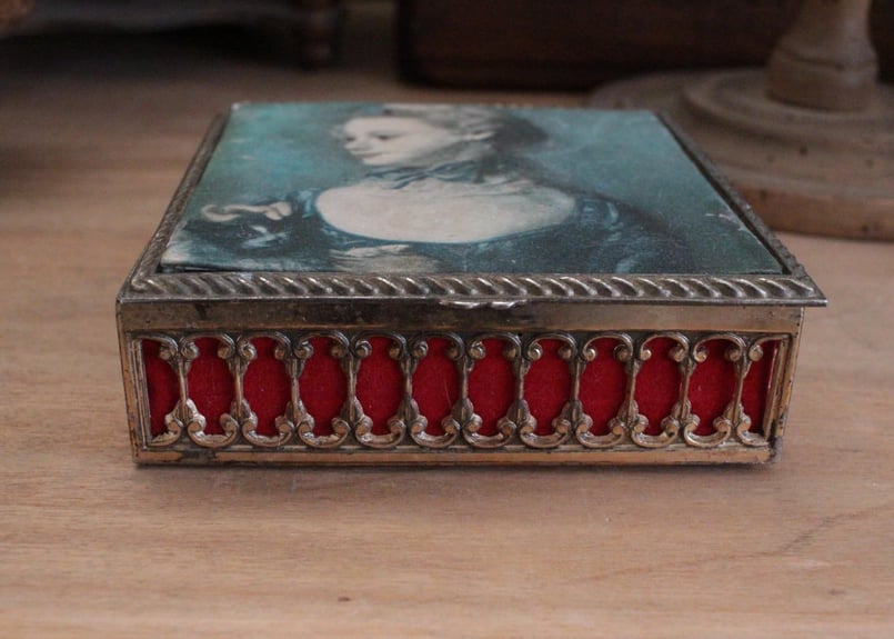 Petite boite・装飾ジュエリーボックス・少女 | Antique & Brocant