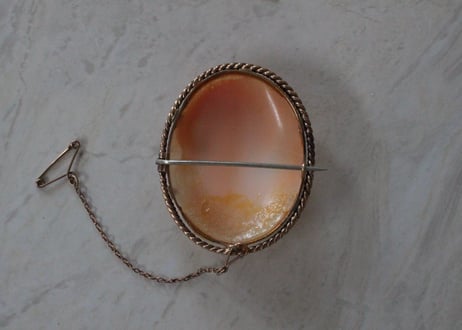 【I】Antique Shell Cameo Brooch