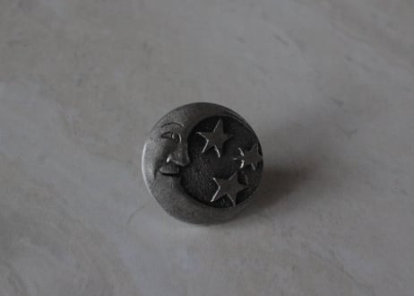 vintage ヴィンテージの小さなピンブローチ（Artemis & Apollo）