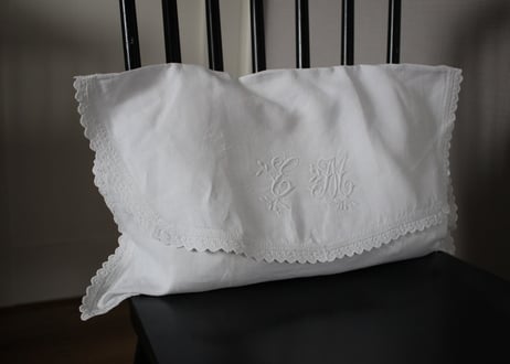 【送料無料対象商品】France Antique Whitework MONOGRAM "EM"  nightie hotei
