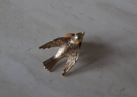 vintage ヴィンテージの小さなピンブローチ（Fauna）