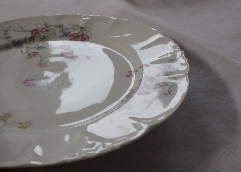 ゆゆリモージュラヴィエ、スミレのデザートプレート、リュネビル小花