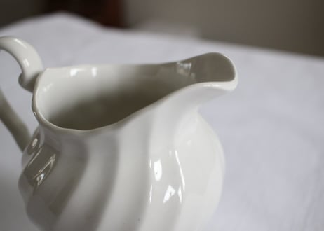 Johnson Brothers【ジョンソンブラザーズ】“Snow White Regency”   Cream pitcher