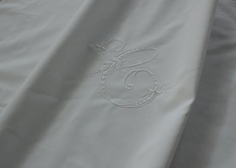フランスアンティーク　刺繍　クッション　中綿付き　SALE✴︎フォロワーさま価格✴︎ L2778 フランスアンティーク刺繍パーツ 白糸刺繍/ホワイトワーク