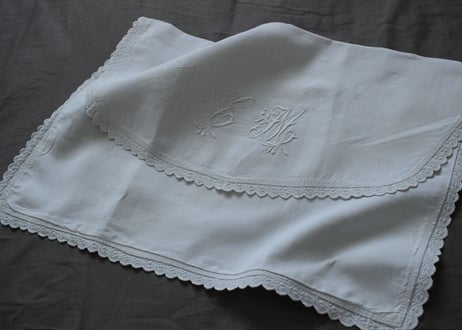【送料無料対象商品】France Antique Whitework MONOGRAM "EM"  nightie hotei