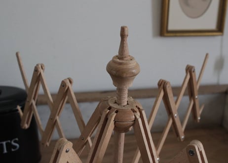 【C】卓上木製・かせくり器　糸巻き器