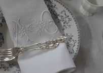 France Antique “AC” MONOGRAM Whitework手刺繍モノグラムクロス（数量5）