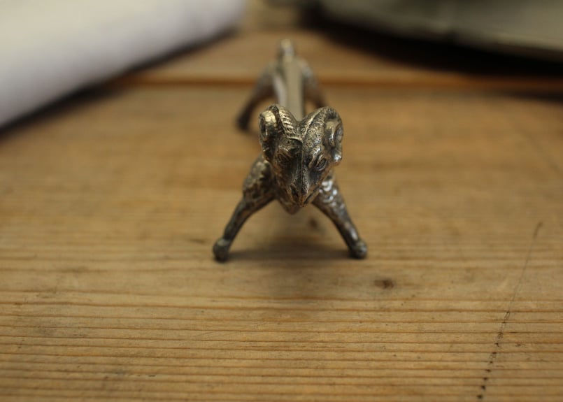 送料無料対象商品】真鍮製 動物達のカトラリーレスト（数量5