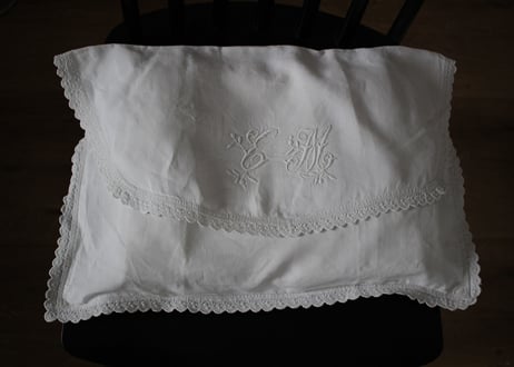 【送料無料対象商品】France Antique Whitework MONOGRAM "EM"  nightie hotei