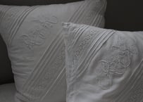 France Antique ペアのクッションカバー/MONOGRAM "R.K"