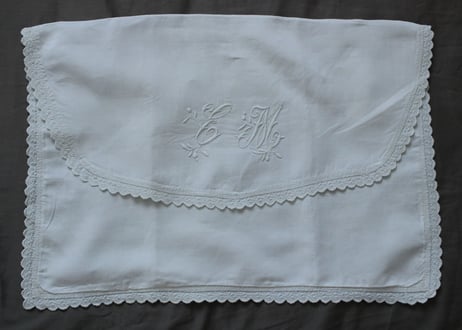 【送料無料対象商品】France Antique Whitework MONOGRAM "EM"  nightie hotei
