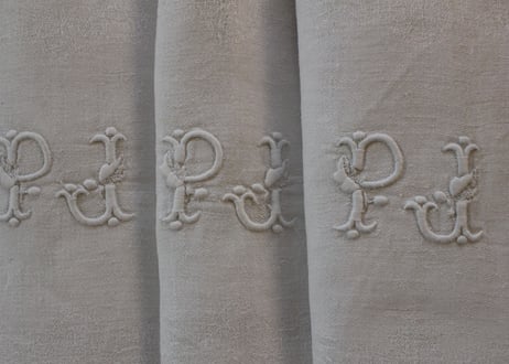 【送料無料対象商品】France Antique “PJ”  MONOGRAM Whitework手刺繍モノグラムクロス（数量5）