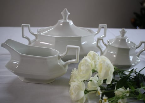 Johnson Brothers【ジョンソンブラザーズ】“Heritage White”  Vegetable Bowl