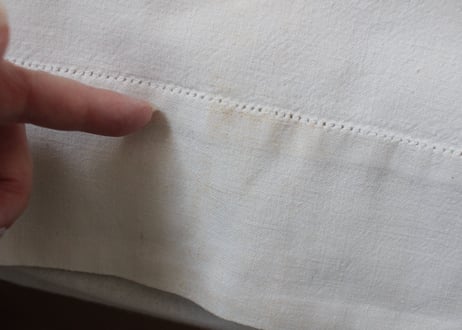 France Antique MONOGRAM“DR”赤/モノグラム大判シーツ