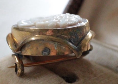 【K】Antique Shell Cameo Brooch