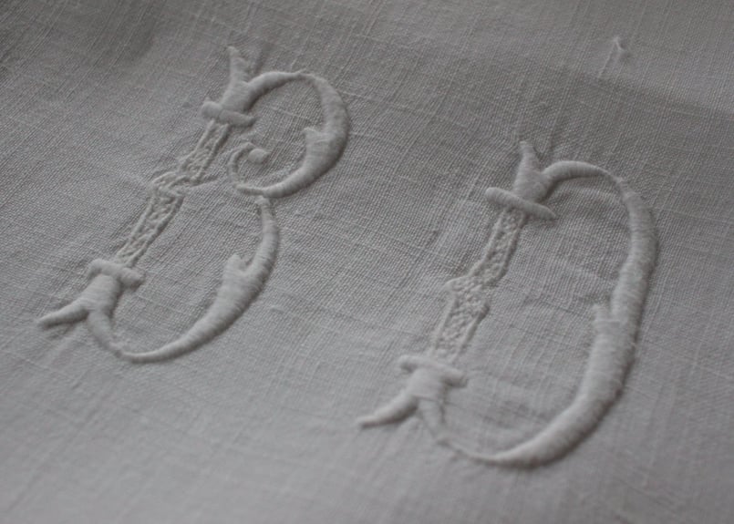France Antique “BD” MONOGRAM Whitework手刺繍モノグラムク
