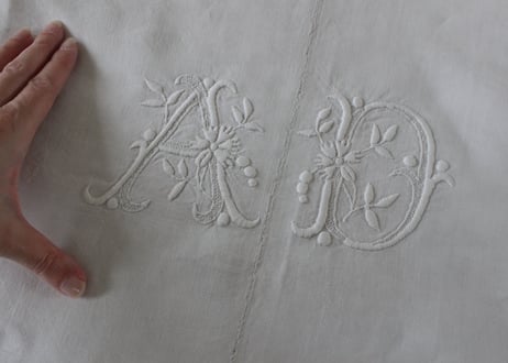 France Antique MONOGRAM“AD”花文字/モノグラム大判シーツ