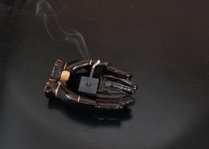 B】ブラックハンドモチーフ/Made in Japan/陶器製・小物入れ B