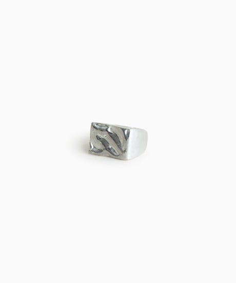 Liquid signet ring