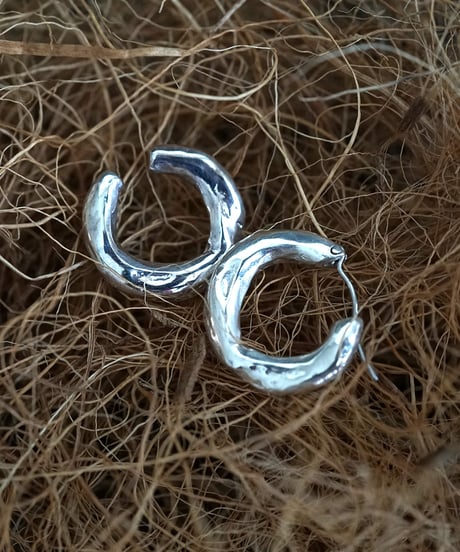 Liquid pierced earrings