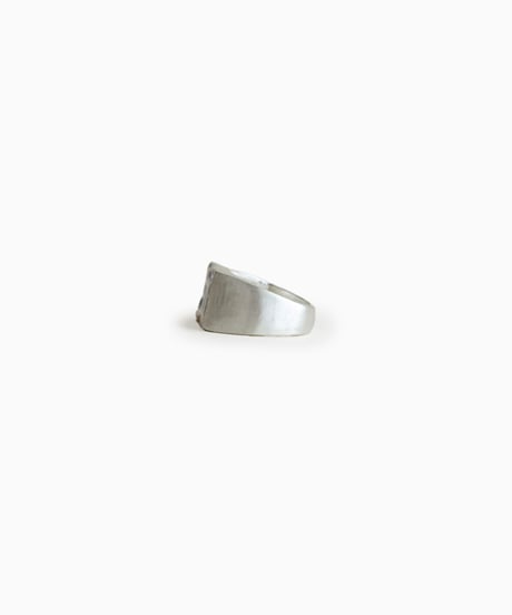 Liquid signet ring