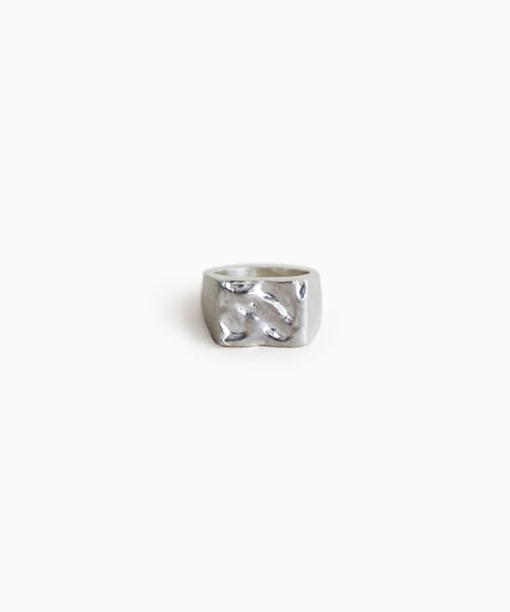Liquid signet ring