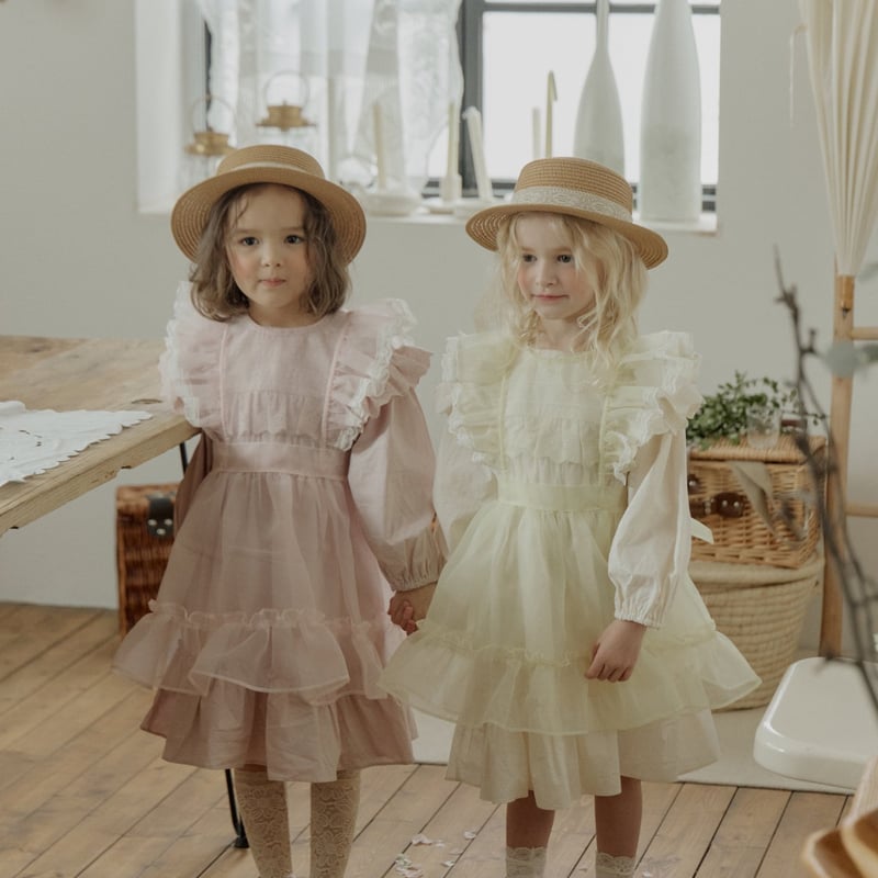 新品タグ付】CHILD WOMAN rosaプリントオールインワン 新品タグ付