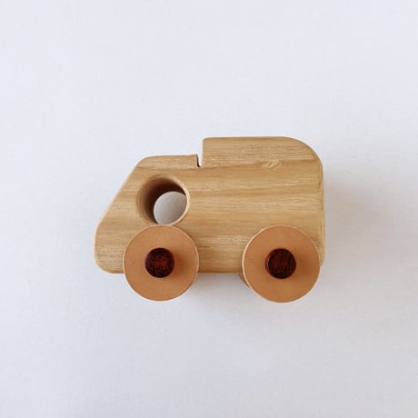 Ansluta toy  アンスルータトイ～100年をむすぶ家族のおもちゃ～　子どもの絵をレーザー刻印 木のトラック