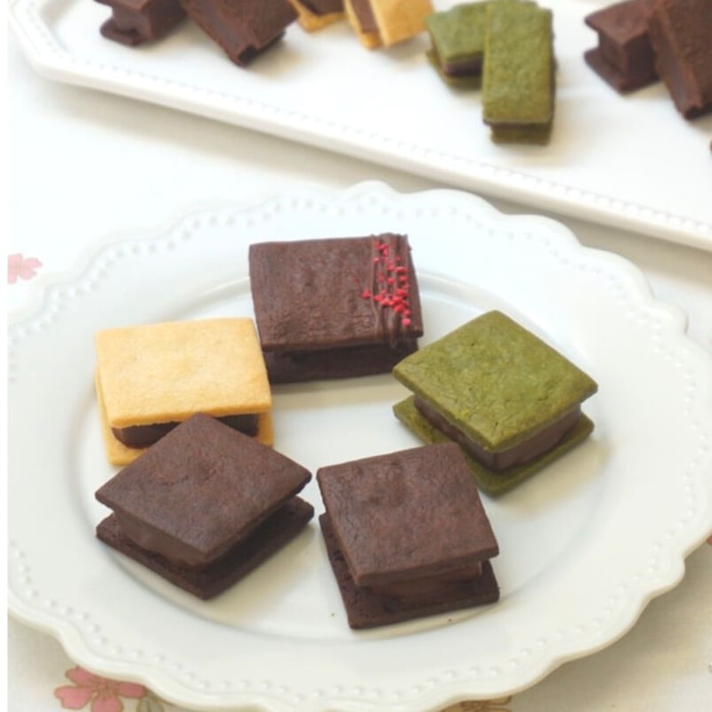 とりこショコラアソートBOX10個入り(生チョコサンドクッキー) | お菓子