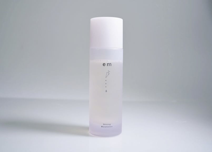 em シャイニングモイストローション　2本　 100ml 写真確認ください 郵送》シャイニングモイストローション100ml | em