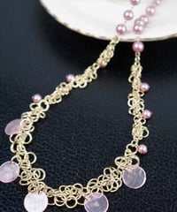 シャギーループのネックレス