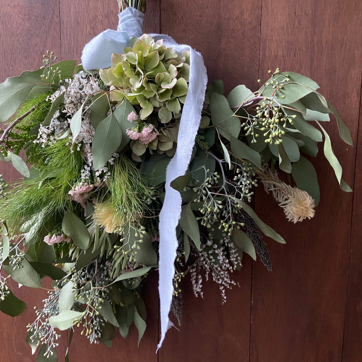 秋アジサイとユーカリのスワッグ 090502 | マエダ花店