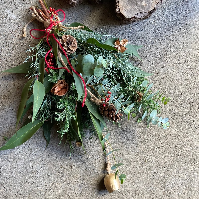 【クリスマススワッグ】　Xmas♡ ハンドメイド　クリスマス　オリジナル　ベル 期間限定＞ベル付き・クリスマススワッグ（定番サイズ） | oeuvre