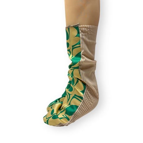 GEOMETRIC STRIPE TULLE SOCKS/ FAKUI
