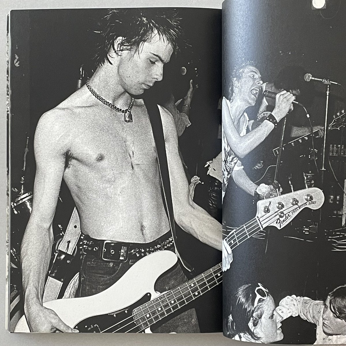 DESTROY SEX PISTOLS 1977 PHOTO BY DENNIS MORRI