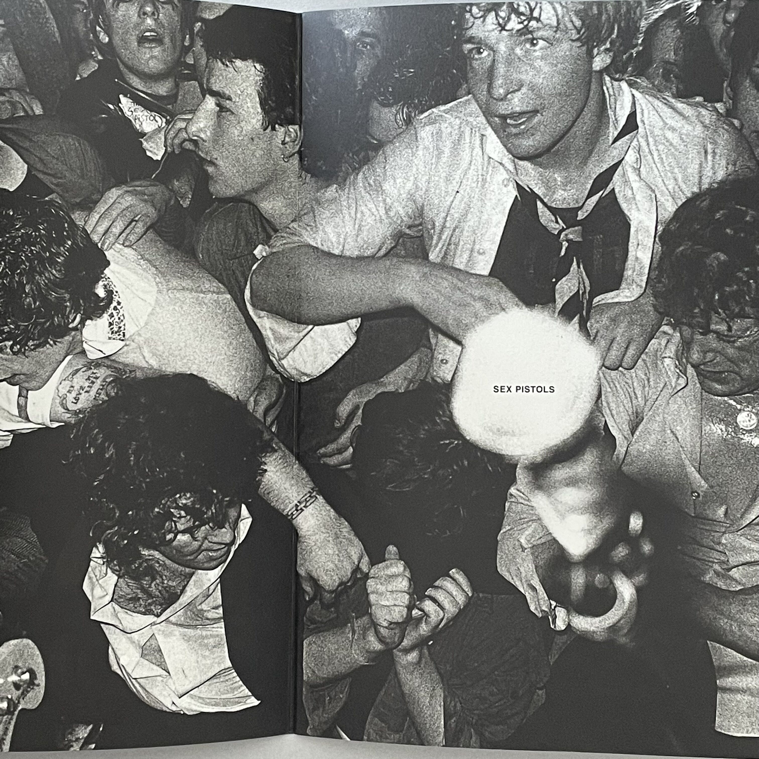 趣味 destroy SEX PISTOLS 1977 byDENNIS MORRIS original