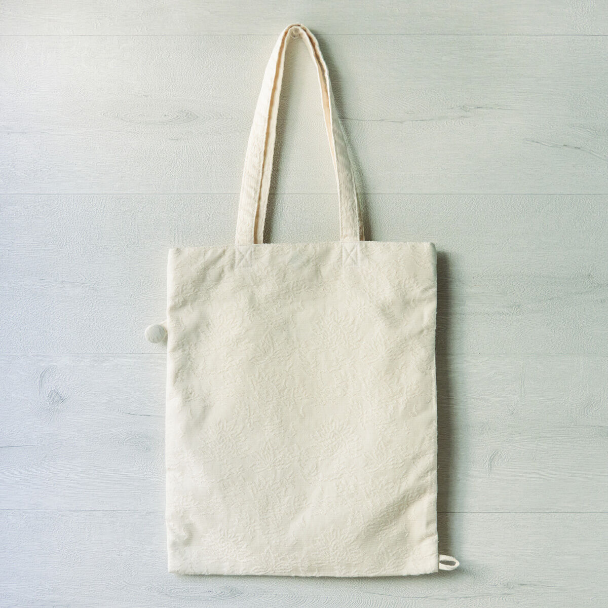 【関税込み】Kwaidan Editions ホワイト フラワー トートバッグ Jacquard Works》トートバッグ・縦型(フラワーバッグ
