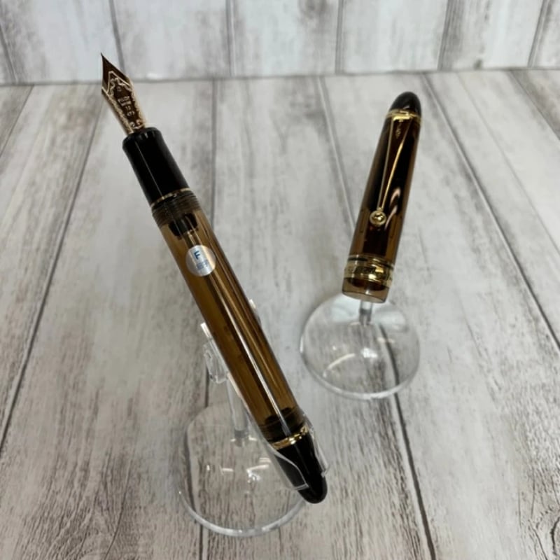 パイロット　カスタム823 細字 F Pilot Custom 823 万年筆 カスタム823 ブラウン | 伊東屋オンラインストア