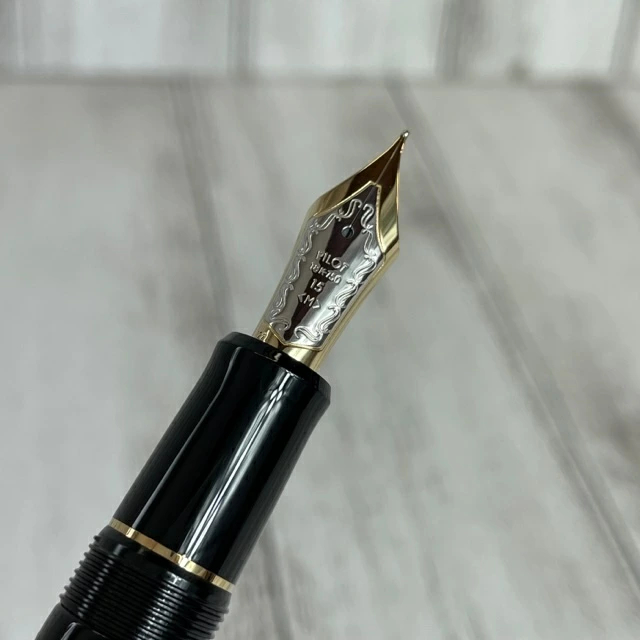 PILOT CUSTOM 845 漆黒　万年筆　字幅M original