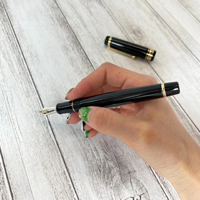 PILOT CUSTOM 845 漆黒　万年筆　字幅M fit=scale-down,w=1200