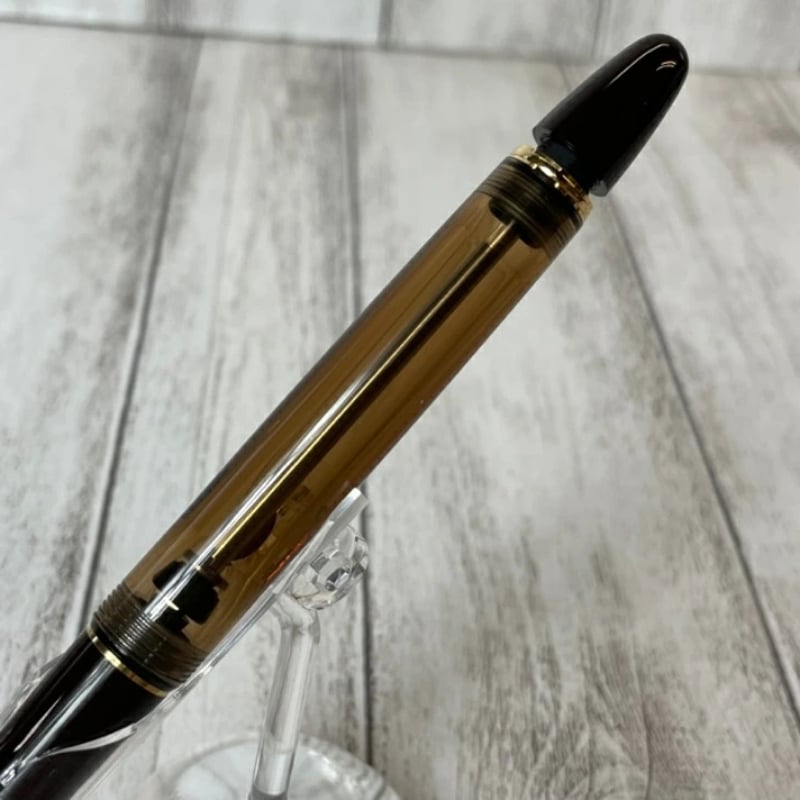 PILOT 万年筆カスタム823(黒、ペン先F) Amazon | PILOT万年筆 カスタム823 ペン種：14K 15号 F／軸色