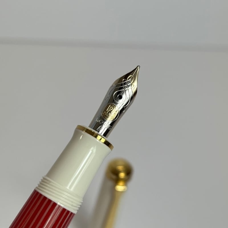Pelikan 万年筆 M600 レッドホワイト スーベレーン F細字 fit=scale-down,w=1200
