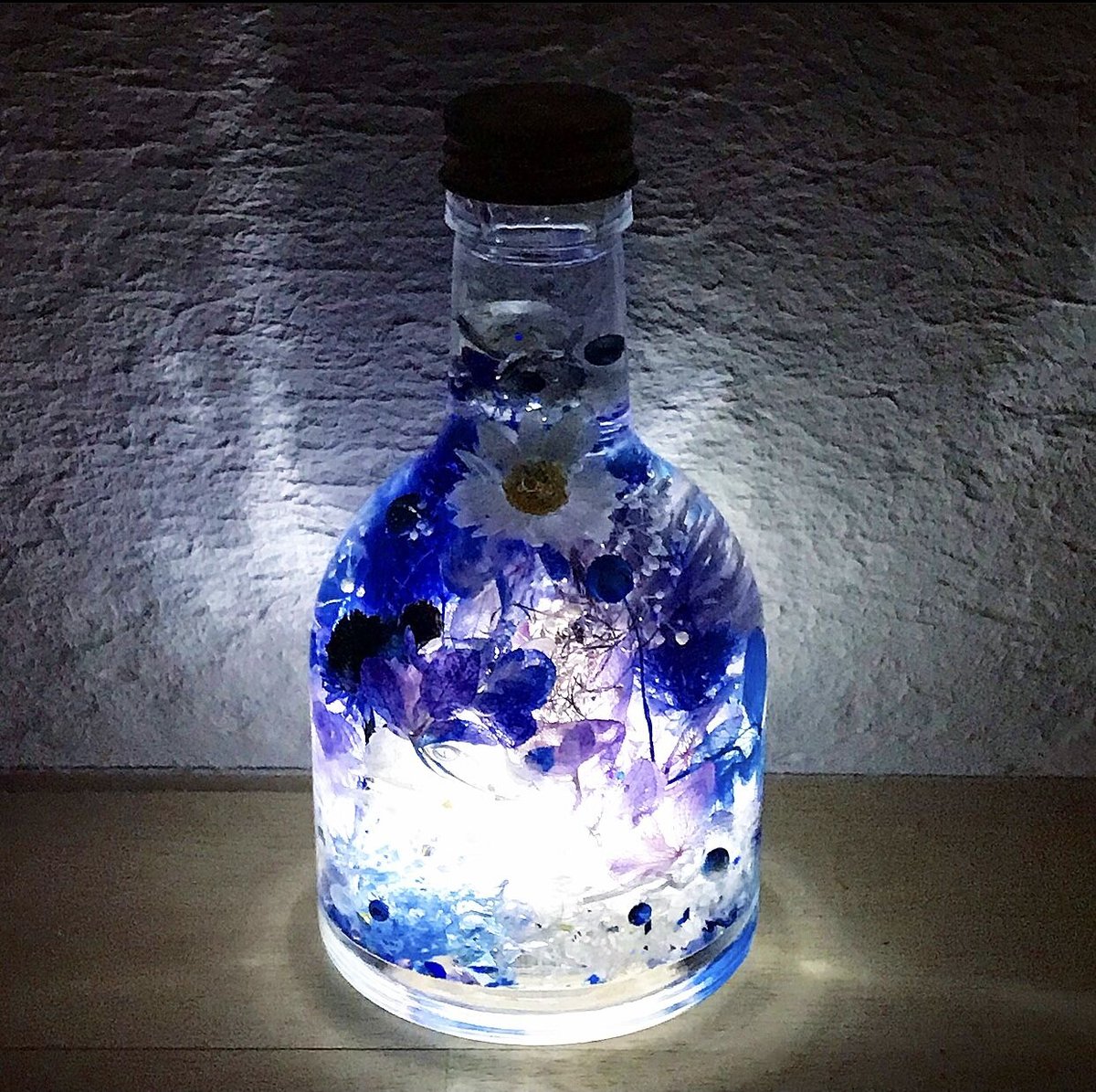 宝石の森〜プリザーブドフラワーとクリスタルのメルヘンハーバリウムライト 期間限定『真夜中の森』プリザーブドフラワーとクリスタルのメルヘン