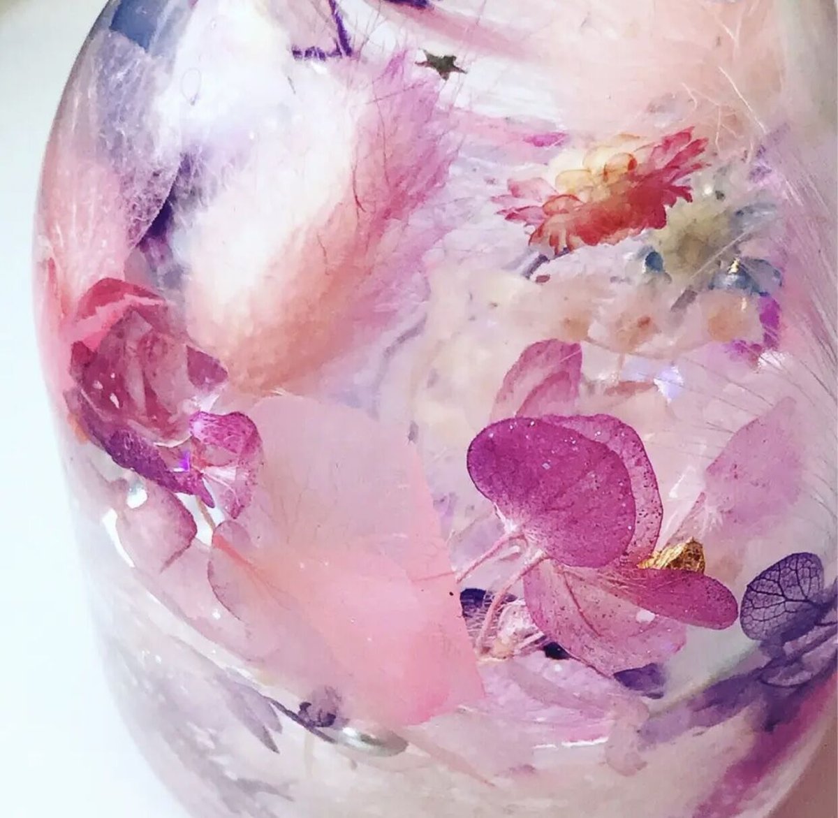 ペガサスの森』プリザーブドフラワーとクリスタルのメルヘンハー