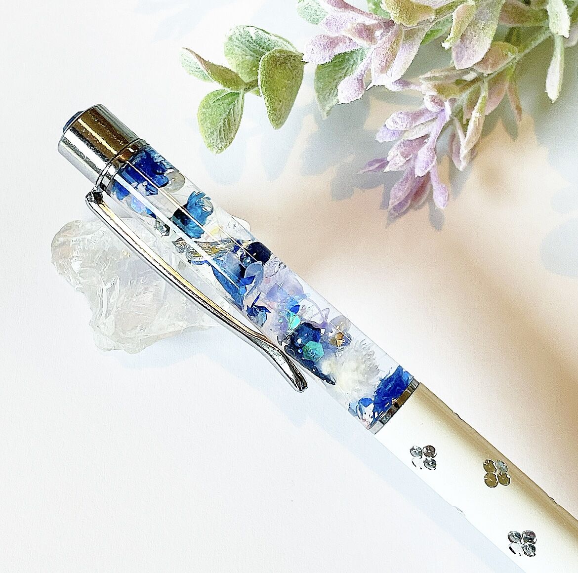 魔法使いの魔法ペン〜星夜の静寂の魔法〜』プリザーブドフラワーと