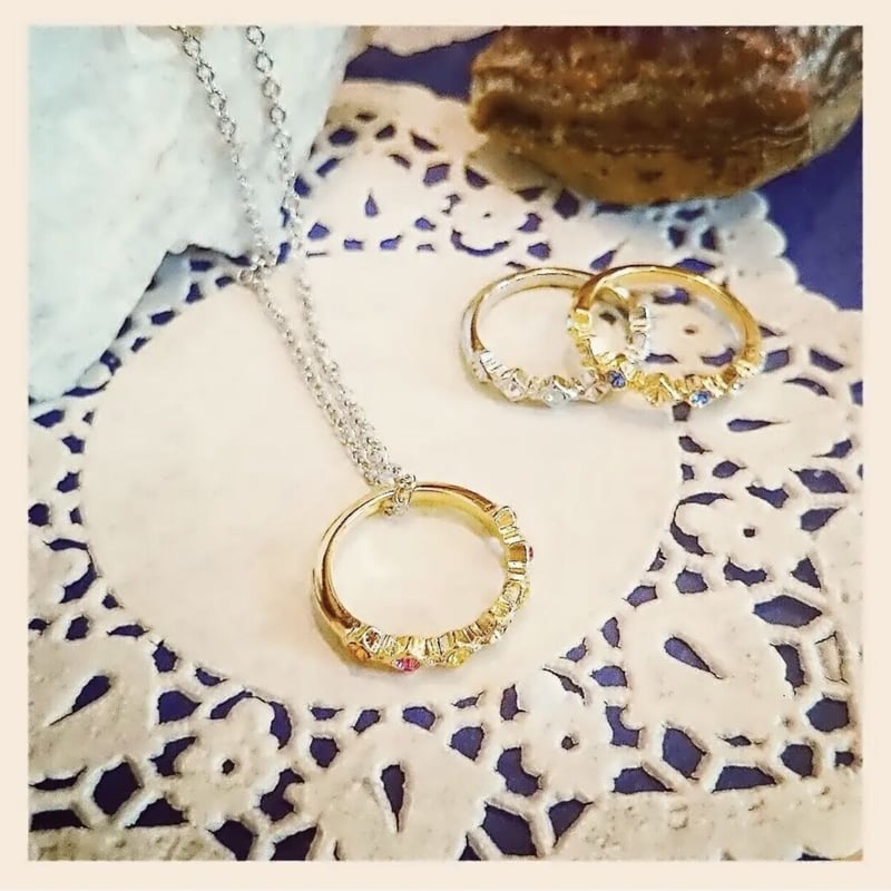 スワロフスキー　ネックレス、リング2点セット 送料無料》『宇宙の約束』スワロフスキーのセミオーダー天体ピンキー