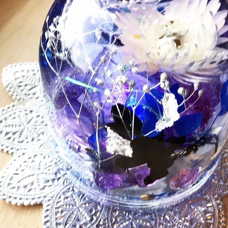宇宙の森』プリザーブドフラワーとクリスタルのメルヘンハー 宇宙の森』プリザーブドフラワーとクリスタルのメルヘンハー