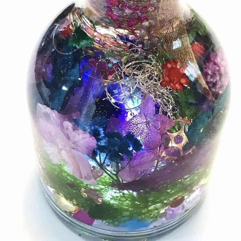 書籍掲載作品✳︎『魔法使いの森』プリザーブドフラワーとクリスタルの