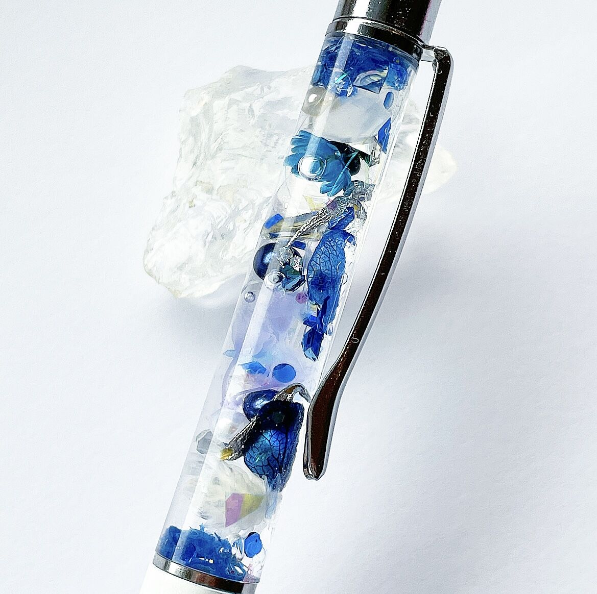 魔法使いの魔法ペン〜星夜の静寂の魔法〜』プリザーブドフラワーと