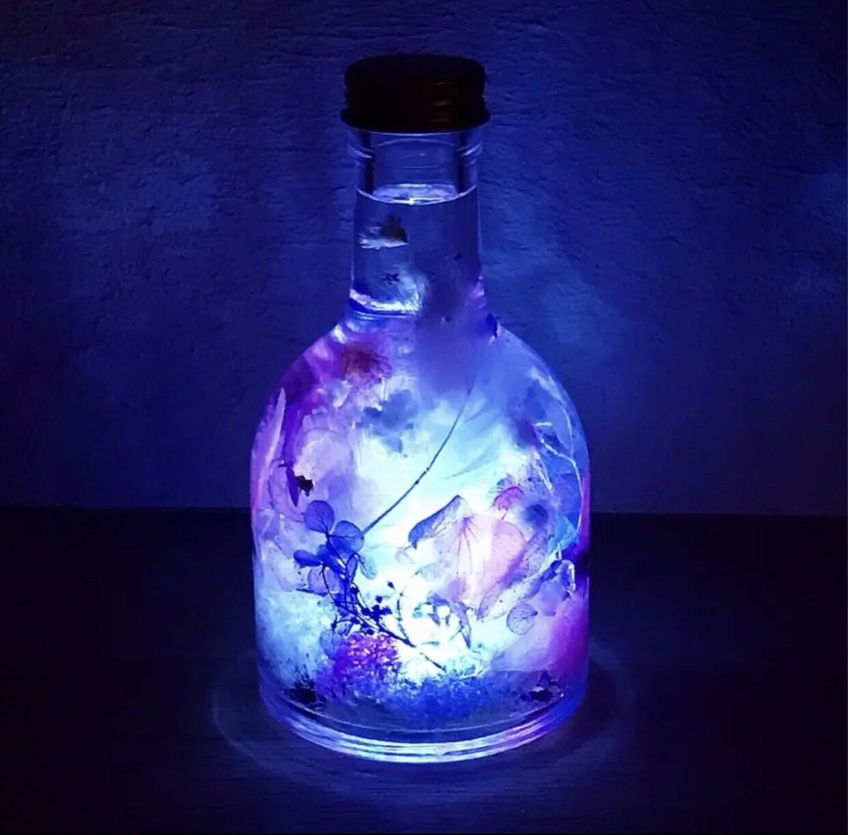 宝石の森〜プリザーブドフラワーとクリスタルのメルヘンハーバリウムライト 期間限定『宝石の森〜麗しのルビー〜』プリザーブドフラワーと
